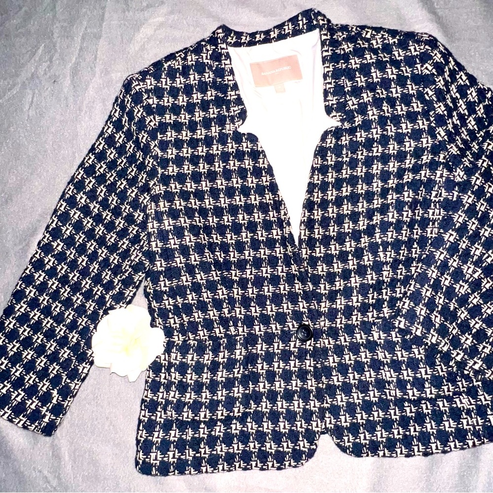 Banana Republic Houndstooth Fitted Blazer              blue and white size 12 💙